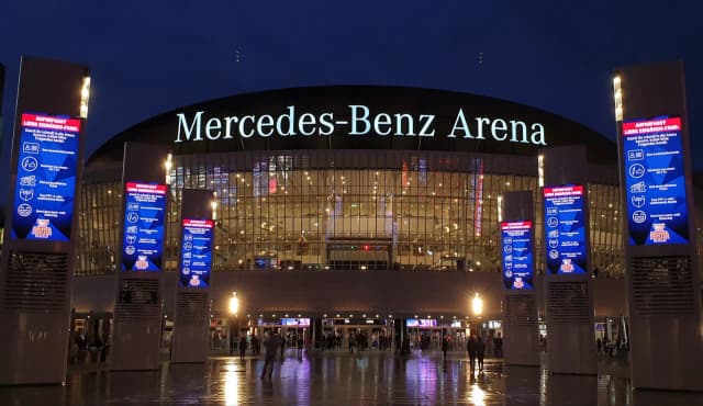 Mercedes-Benz Arena w Berlinie: historia, wydarzenia i dostępność Mercedes-Benz Arena w Berlinie: historia, wydarzenia i dostępność