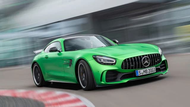 Mercedes-Benz AMG GT – historia, osiągi, luksus i cena modelu Mercedes-Benz AMG GT – historia, osiągi, luksus i cena modelu