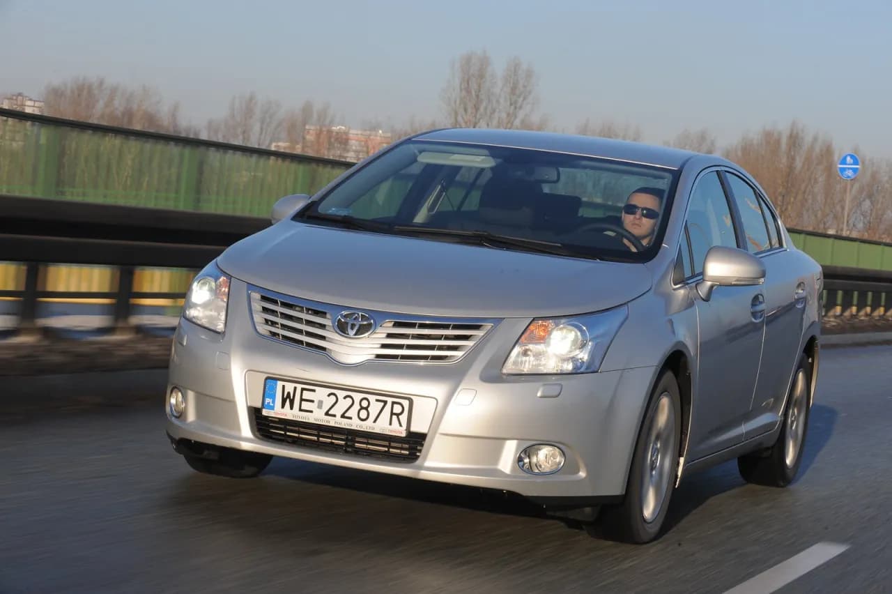 Jakie żarówki do Toyoty Avensis T27? Kompletny przegląd oświetlenia Jakie żarówki do Toyoty Avensis T27? Kompletny przegląd oświetlenia
