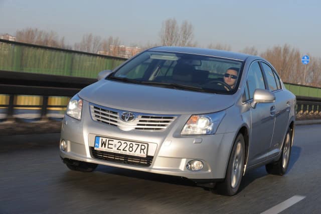 Jakie żarówki do Toyoty Avensis T27? Kompletny przegląd oświetlenia Jakie żarówki do Toyoty Avensis T27? Kompletny przegląd oświetlenia