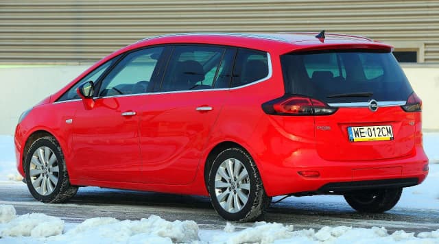 Opel zafira c jaki silnik wybrać? porównanie, opinie i praktyczne porady Opel zafira c jaki silnik wybrać? porównanie, opinie i praktyczne porady