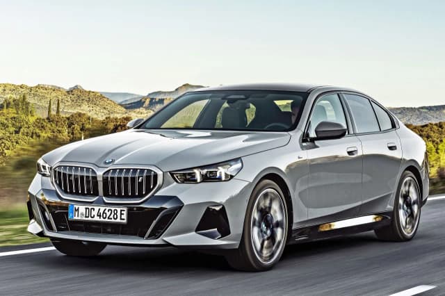 Nowe BMW Serii 5 – innowacje, specyfikacja i ceny, które zaskakują Nowe BMW Serii 5 – innowacje, specyfikacja i ceny, które zaskakują