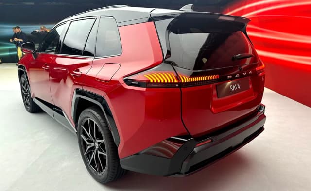 Nowa Toyota RAV4 nadchodzi: Kiedy premiera i co wiemy? Nowa Toyota RAV4 nadchodzi: Kiedy premiera i co wiemy?