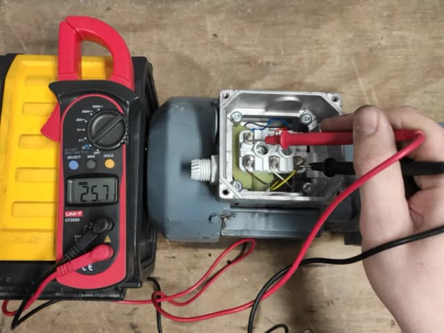 Jak skutecznie zbadać silnik elektryczny miernikiem: 5 kroków Jak skutecznie zbadać silnik elektryczny miernikiem: 5 kroków