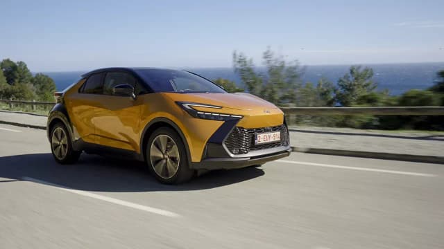 Ile kosztuje nowa Toyota C-HR? Poznaj ceny i warianty modelu Ile kosztuje nowa Toyota C-HR? Poznaj ceny i warianty modelu
