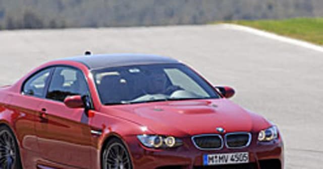 BMW E92 330i – niezwykłe osiągi, cechy i zużycie paliwa, które zaskakują BMW E92 330i – niezwykłe osiągi, cechy i zużycie paliwa, które zaskakują