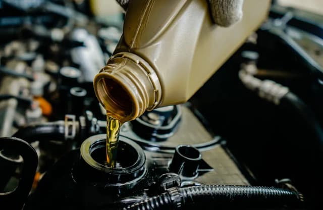 Jaki olej 0W-20 do Toyoty? Najlepsze wybory dla Twojego auta Jaki olej 0W-20 do Toyoty? Najlepsze wybory dla Twojego auta