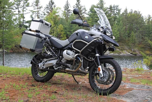 BMW R 1200 RS – techniczne szczegóły, osiągi i opinie użytkowników BMW R 1200 RS – techniczne szczegóły, osiągi i opinie użytkowników