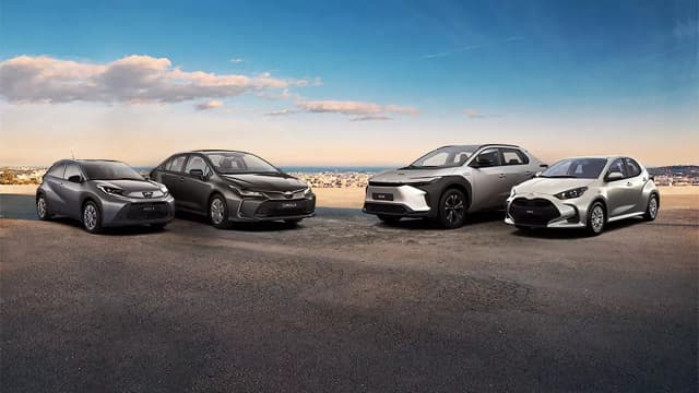 Toyota Yaris: Które paliwo wybrać - 95 czy 98? Kompletny poradnik 2025 Toyota Yaris: Które paliwo wybrać - 95 czy 98? Kompletny poradnik 2025