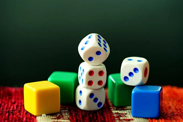 Rozwijanie kontroli nad emocjami poprzez strategiczną grę Rozwijanie kontroli nad emocjami poprzez strategiczną grę