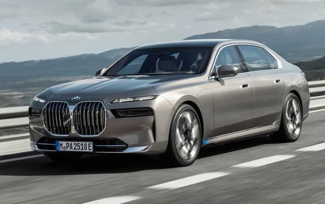 BMW 7 Series – luksus, osiągi i innowacje, które zadziwią każdego kierowcę BMW 7 Series – luksus, osiągi i innowacje, które zadziwią każdego kierowcę