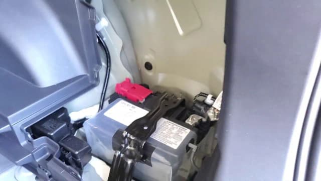 Toyota RAV4 Hybrid: Gdzie Znajdziesz Akumulator? Fakty i Ciekawostki Toyota RAV4 Hybrid: Gdzie Znajdziesz Akumulator? Fakty i Ciekawostki