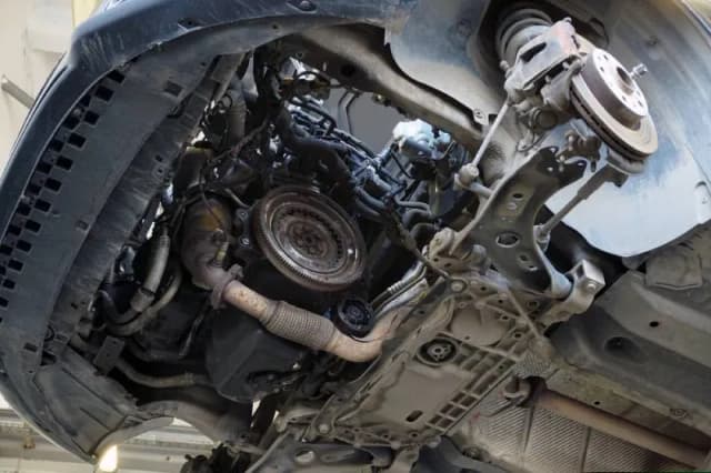 Jak wymontować rozrusznik Toyota Avensis T25 - poradnik dla początkujących Jak wymontować rozrusznik Toyota Avensis T25 - poradnik dla początkujących