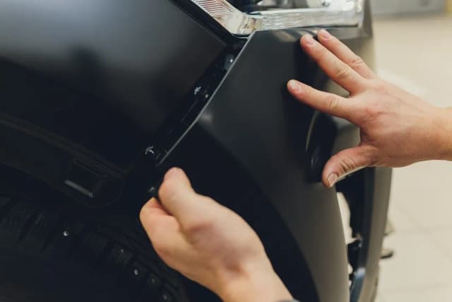 Kiedy zderzak kwalifikuje się do wymiany? Oto kluczowe objawy uszkodzeń Kiedy zderzak kwalifikuje się do wymiany? Oto kluczowe objawy uszkodzeń