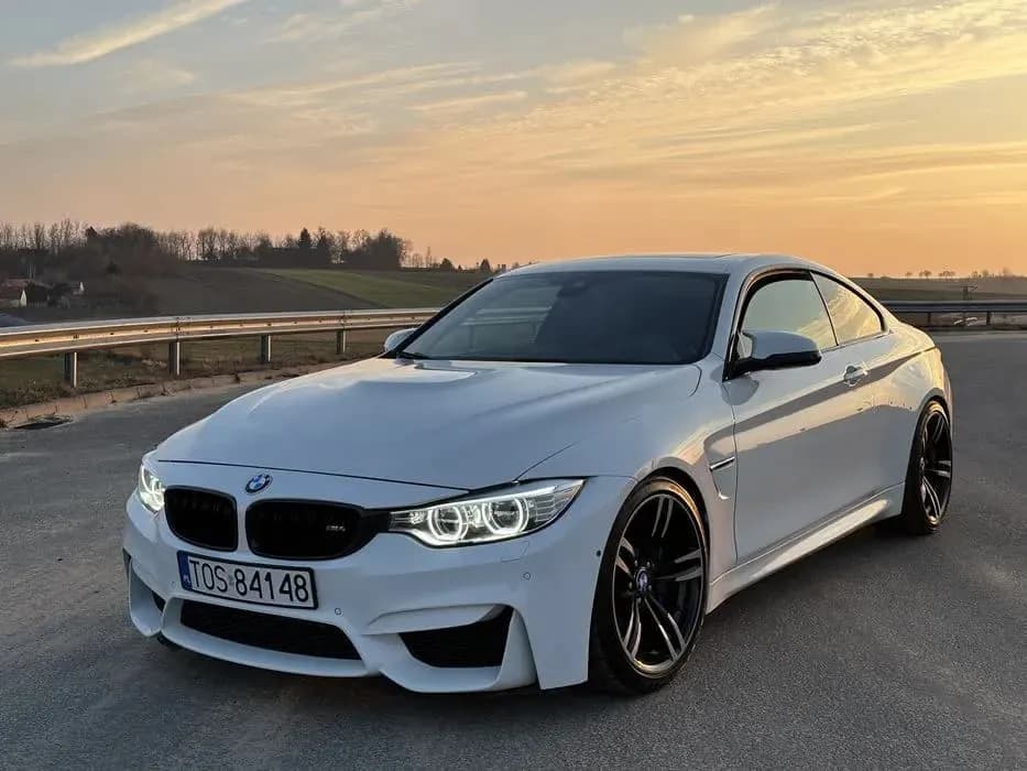 BMW M4 F80 - Niezwykłe osiągi i unikalne cechy, które zaskakują BMW M4 F80 - Niezwykłe osiągi i unikalne cechy, które zaskakują