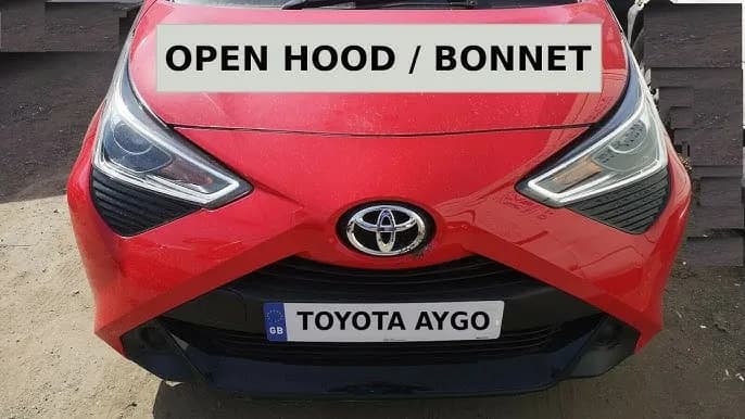 Toyota Aygo - jak łatwo otworzyć maskę? Krok po kroku Toyota Aygo - jak łatwo otworzyć maskę? Krok po kroku