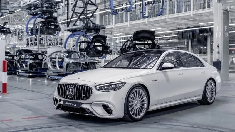 Mercedes-AMG S 63 E PERFORMANCE: potężna hybryda z luksusowym wnętrzem Mercedes-AMG S 63 E PERFORMANCE: potężna hybryda z luksusowym wnętrzem