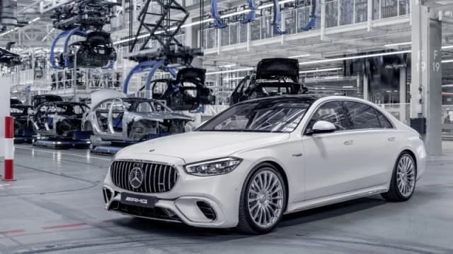 Mercedes-AMG S 63 E PERFORMANCE: potężna hybryda z luksusowym wnętrzem Mercedes-AMG S 63 E PERFORMANCE: potężna hybryda z luksusowym wnętrzem