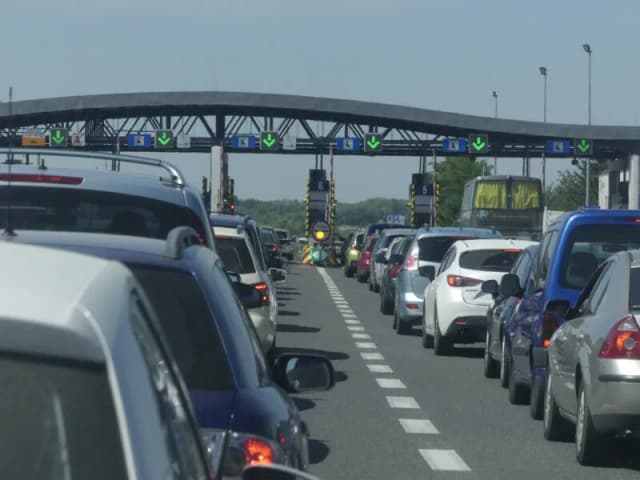 Darmowe autostrady od kiedy - poznaj szczegóły zniesienia opłat Darmowe autostrady od kiedy - poznaj szczegóły zniesienia opłat