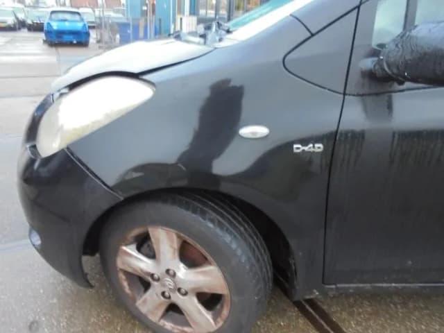Gdzie jest kod lakieru Toyota Yaris 2 - wszystkie miejsca lokalizacji kodu Gdzie jest kod lakieru Toyota Yaris 2 - wszystkie miejsca lokalizacji kodu