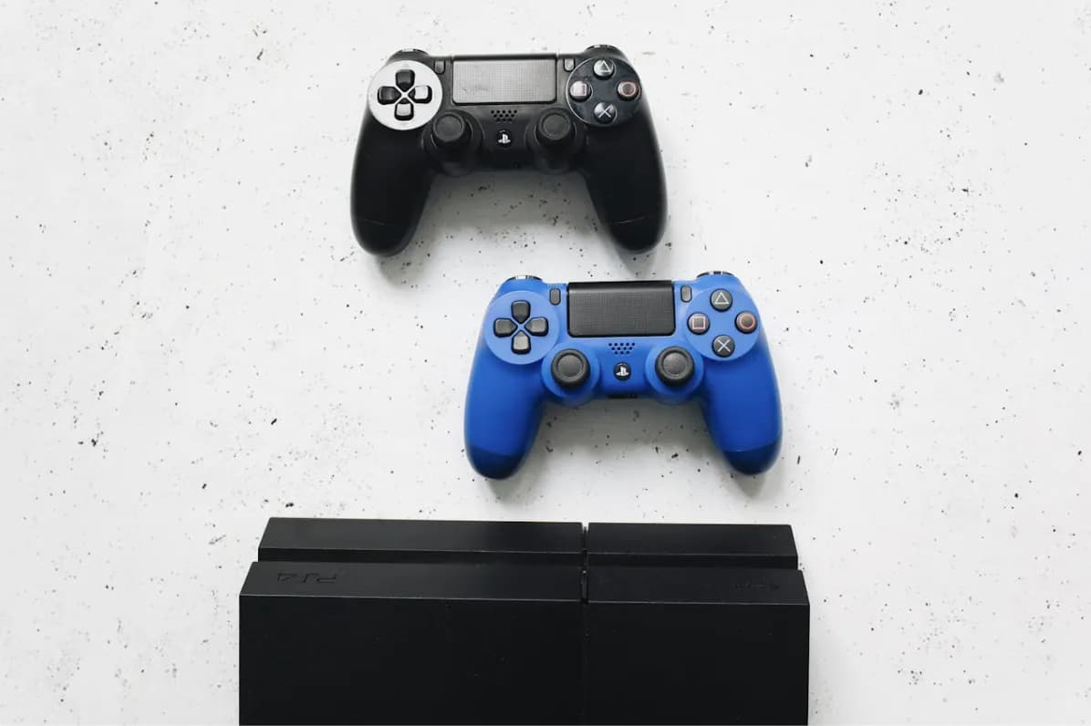 Najlepsze gry na PS5. Sprawdź, po jakie tytuły warto sięgnąć Najlepsze gry na PS5. Sprawdź, po jakie tytuły warto sięgnąć