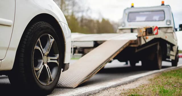 Holowanie automatu Mercedes – jak to zrobić bezpiecznie i skutecznie Holowanie automatu Mercedes – jak to zrobić bezpiecznie i skutecznie