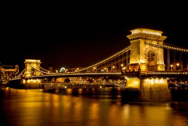 Najlepsza trasa do Budapesztu - uniknij najdłuższej drogi i zyskaj czas Najlepsza trasa do Budapesztu - uniknij najdłuższej drogi i zyskaj czas