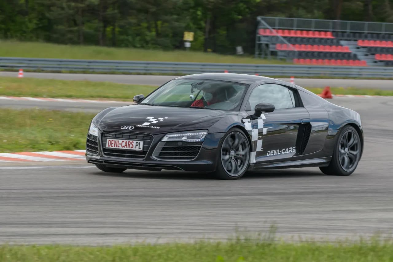 Nauka driftu – 6 istotnych powodów, dla których warto ją podjąć Nauka driftu – 6 istotnych powodów, dla których warto ją podjąć