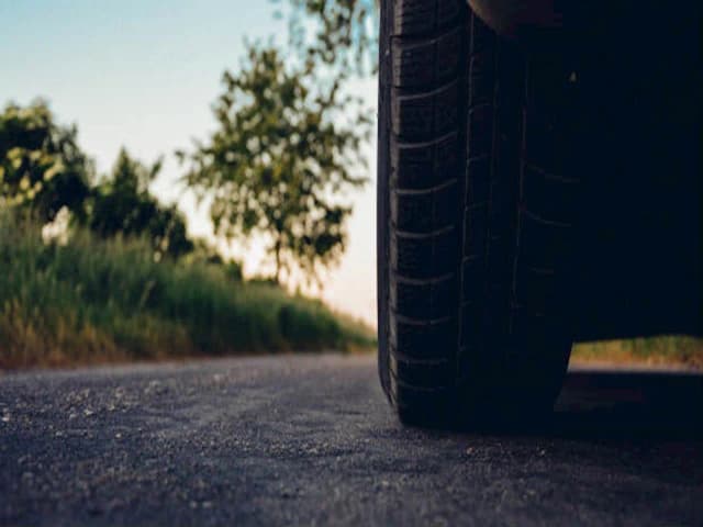 Jaką oponę na felgę wybrać, aby uniknąć niebezpieczeństw? Jaką oponę na felgę wybrać, aby uniknąć niebezpieczeństw?