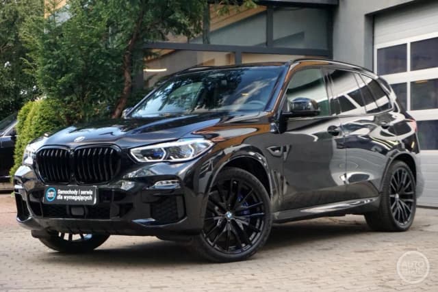 BMW X5 M50d - luksusowy SUV z niesamowitymi osiągami i technologią BMW X5 M50d - luksusowy SUV z niesamowitymi osiągami i technologią